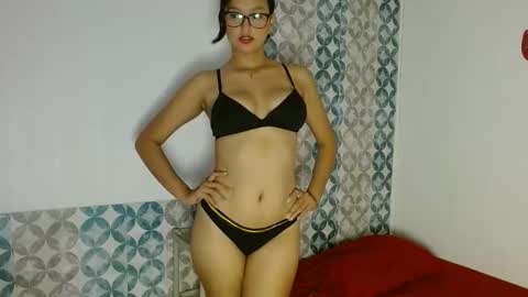 Snapshot of katharinasmith chatting on December 3, 3:54 pm Kathe online show from December 3, 3:54 pm