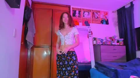 Snapshot of kathc_19 chatting on February 17, 7:04 am Katerine online show from February 17, 7:04 am