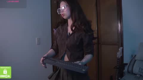 Snapshot of kathc_19 chatting on November 3, 1:19 am Katerine online show from November 3, 1:19 am