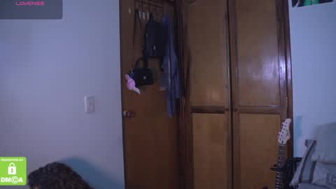 Snapshot of kathc_19 chatting on November 7, 1:49 am Katerine online show from November 7, 1:49 am