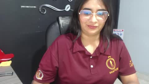 Call me Lau  online show from May 29, 9:46 pm
