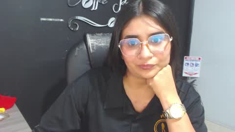 Call me Lau  online show from July 20, 10:45 pm