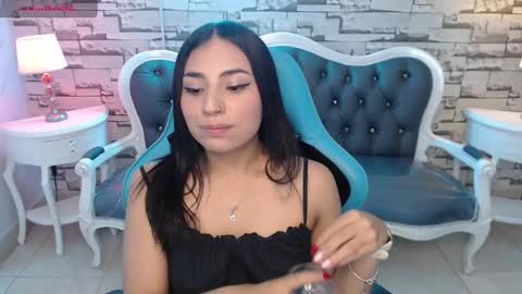 Snapshot of kathe_ryder_v chatting on December 18, 8:14 pm katherin online show from December 18, 8:14 pm