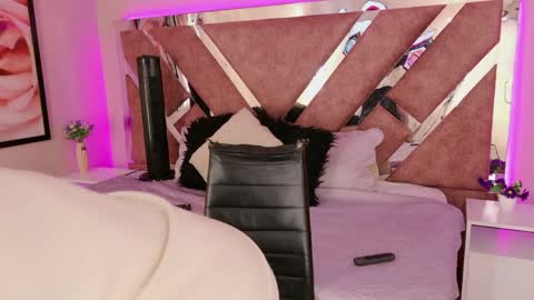 KatheGomez  online show from April 12, 2:27 am