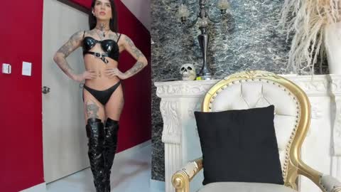 Snapshot of katherinblake chatting on December 20, 1:47 am Katherin  online show from December 20, 1:47 am