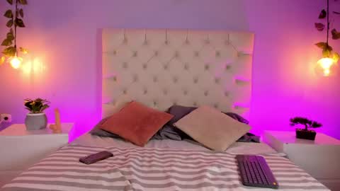 Snapshot of katherinee_scott chatting on April 28, 8:36 pm your kathe online show from April 28, 8:36 pm