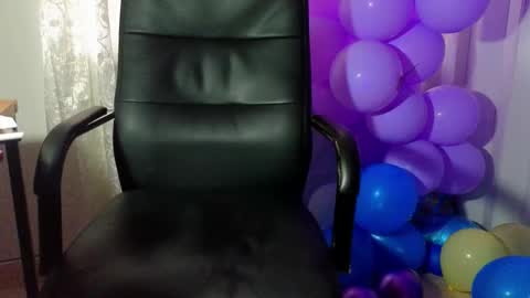 Snapshot of katherinepeti chatting on November 19, 9:37 pm KT new account online show from November 19, 9:37 pm