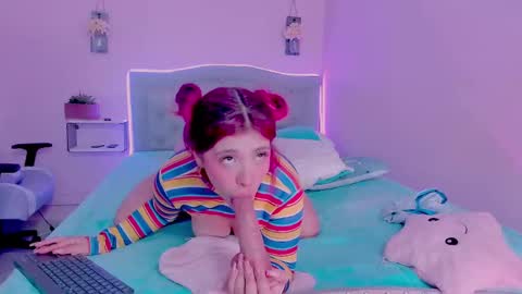 Snapshot of kathia_saenz chatting on December 18, 10:40 am Kathia online show from December 18, 10:40 am