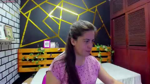 Paola online show from October 22, 1:00 pm