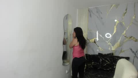 Paola online show from April 17, 12:52 pm