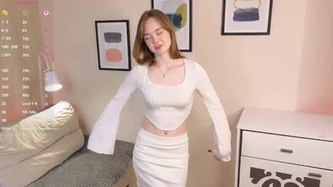 Snapshot of kathryn_bishop chatting on December 4, 8:17 pm Jane online show from December 4, 8:17 pm