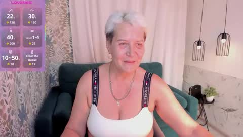 Snapshot of kathy_sunn chatting on June 10, 3:00 pm Kathy online show from June 10, 3:00 pm