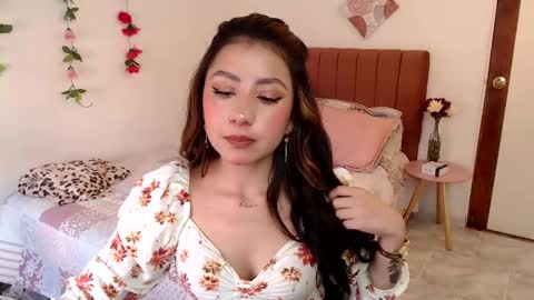 Snapshot of kathyrose_ chatting on December 11, 8:39 pm Kathy online show from December 11, 8:39 pm