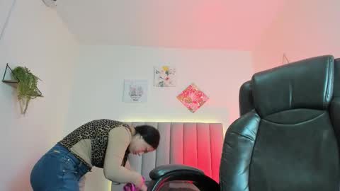 Snapshot of katia_gh chatting on November 27, 11:34 am Katia online show from November 27, 11:34 am