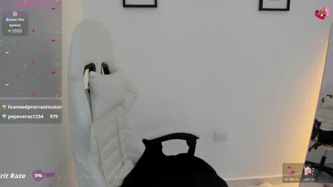 Snapshot of katialips_ chatting on January 7, 4:37 am Katia online show from January 7, 4:37 am