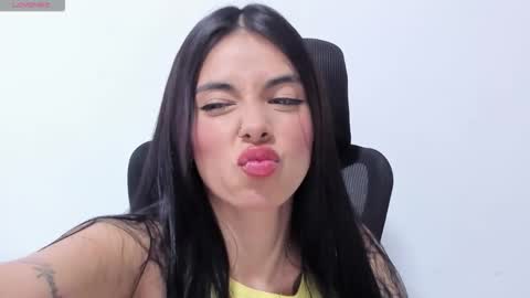 Snapshot of katialips_ chatting on January 8, 3:36 pm Katia online show from January 8, 3:36 pm