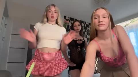 Katienext stream  online show from March 12, 1:17 pm