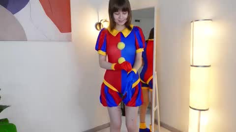 Snapshot of katie_ktk chatting on October 30, 1:56 pm Katie online show from October 30, 1:56 pm