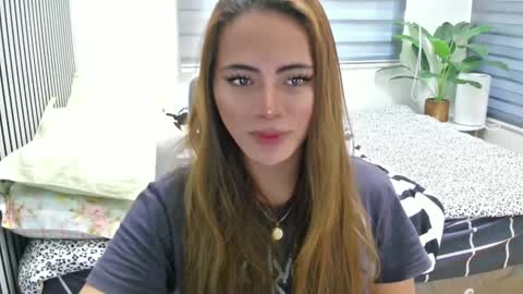 katiefrox  online show from February 10, 6:20 am