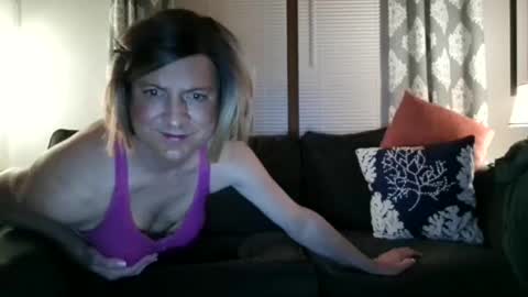 katieutopia online show from January 15, 4:28 am