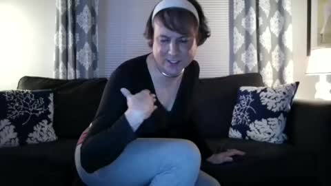 katieutopia online show from February 10, 4:27 am