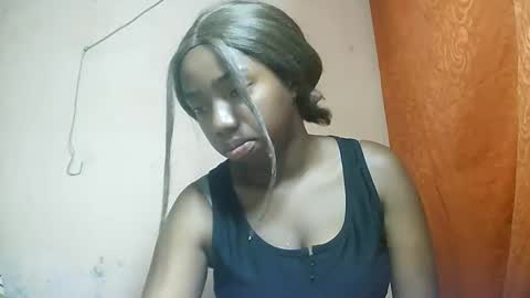 Snapshot of katissia9794 chatting on February 14, 9:17 am katissia9794 online show from February 14, 9:17 am