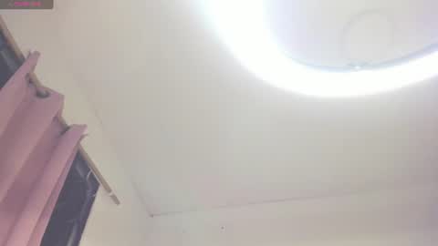 Snapshot of katitaluxury_hot chatting on June 11, 1:27 am katitaluxury_hot online show from June 11, 1:27 am