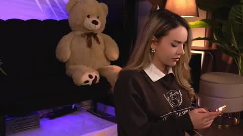 KatJolie online show from March 23, 8:46 pm