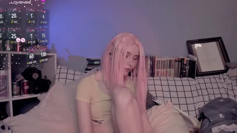 katkittykate online show from December 4, 3:54 pm