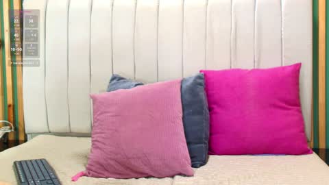 Snapshot of katlyn_martins chatting on February 4, 7:11 pm K A T L Y N online show from February 4, 7:11 pm