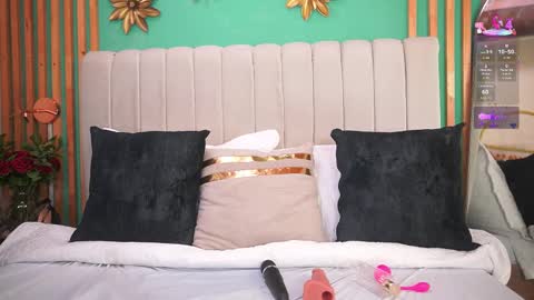 Snapshot of katlyn_martins chatting on September 13, 7:35 pm K A T L Y N online show from September 13, 7:35 pm