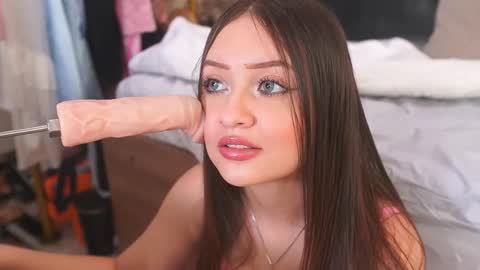 Snapshot of katlyn_martins chatting on November 15, 6:48 pm K A T L Y N online show from November 15, 6:48 pm