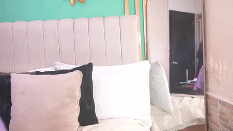 Snapshot of katlyn_martins chatting on November 30, 6:12 pm K A T L Y N online show from November 30, 6:12 pm