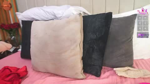 Snapshot of katlyn_martins chatting on December 5, 7:10 pm K A T L Y N online show from December 5, 7:10 pm