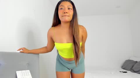 Snapshot of katnees_correa chatting on January 30, 7:18 am Follow me on instagram and twitter as correaktnees online show from January 30, 7:18 am