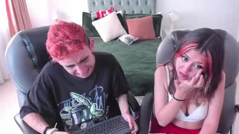 Snapshot of katnia_and_marcuz chatting on December 10, 1:11 pm Katnia and Marcuz online show from December 10, 1:11 pm