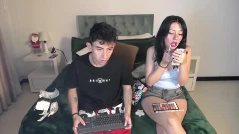 Snapshot of katnia_and_marcuz chatting on December 22, 9:00 am Katnia and Marcuz online show from December 22, 9:00 am