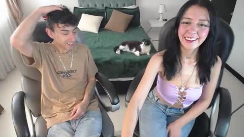 Snapshot of katnia_and_marcuz chatting on December 31, 1:19 pm Katnia and Marcuz online show from December 31, 1:19 pm