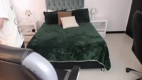 Snapshot of katnia_and_marcuz chatting on January 9, 12:30 pm Katnia and Marcuz online show from January 9, 12:30 pm