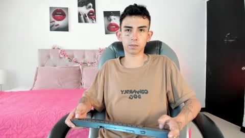 Snapshot of katnia_and_marcuz chatting on January 23, 12:41 pm Katnia and Marcuz online show from January 23, 12:41 pm