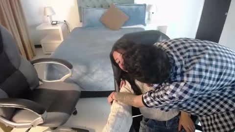 Snapshot of katnia_and_marcuz chatting on February 25, 12:13 pm Katnia and Marcuz online show from February 25, 12:13 pm