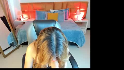 Snapshot of katnia_and_marcuz chatting on September 27, 12:21 pm Katnia and Marcuz online show from September 27, 12:21 pm