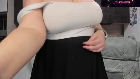 katniss_k online show from January 3, 1:14 pm