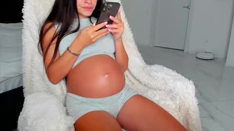 Snapshot of katrin_fit chatting on October 19, 12:06 pm Katrin online show from October 19, 12:06 pm