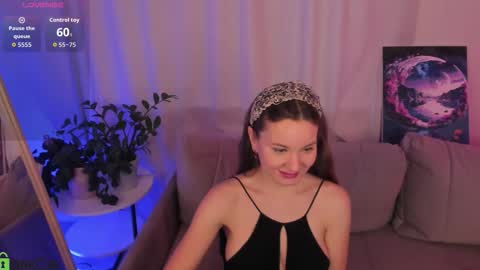 Snapshot of katrina_jones_ chatting on February 23, 11:40 am katrina_jones_ online show from February 23, 11:40 am