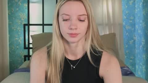 Snapshot of katt_yy chatting on November 12, 5:30 am katt_yy online show from November 12, 5:30 am