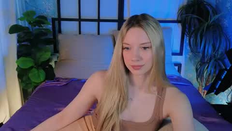 Snapshot of katt_yy chatting on May 1, 5:12 am katt_yy online show from May 1, 5:12 am
