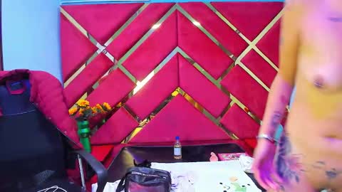 Snapshot of kattalella_luck chatting on November 19, 3:28 am kattalella luck online show from November 19, 3:28 am