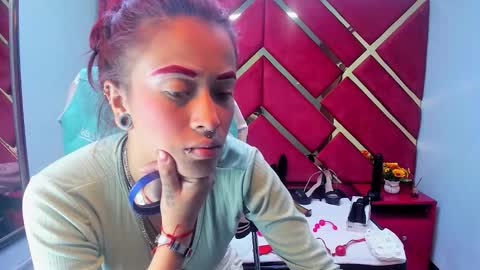 Snapshot of kattalella_luck chatting on November 25, 4:01 am kattalella luck online show from November 25, 4:01 am