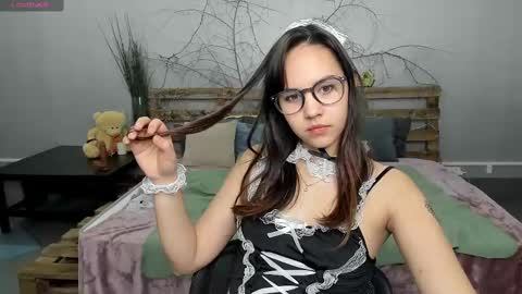 Snapshot of kattarrine_xo chatting on March 7, 8:44 pm Kate online show from March 7, 8:44 pm